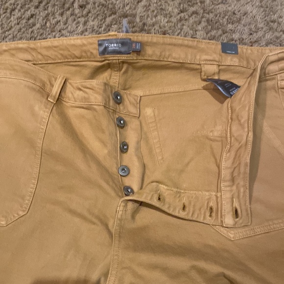 Women Plus Size Jeans - Picture 2 of 6